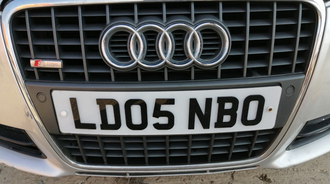 Grila Centrala cu Sigla Emblema cu Locas Senzori Parcare Audi A4 B7 2005 - 2008