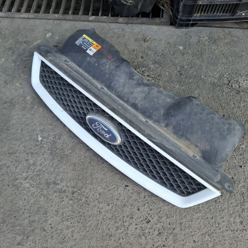 Grila Centrala Cu Sigla Ford Focus Mk 2 2005-2010 4M518138Ae, 5U5A19A688Ba, 4M518200Aj, 4M518200Bj, ...