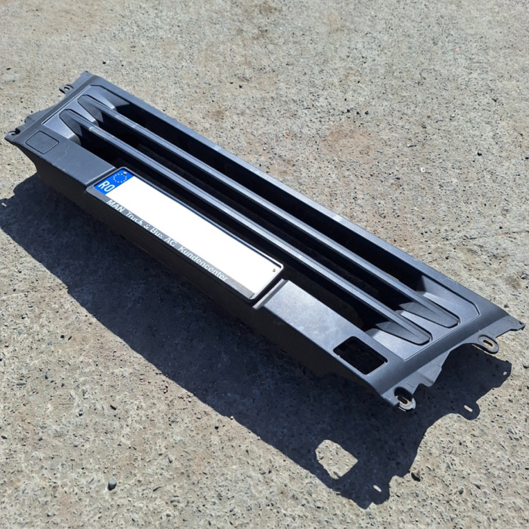 Grila Centrala Cu Sigla Man Tgx 2000 > 12.4 D D2676 Lf Motorina 81416106951, 81416106952, 81 41610 6951, 81 41610 6952