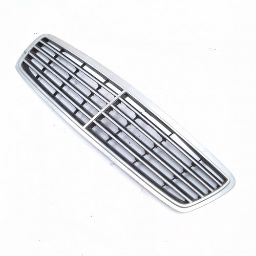 Grila Centrala Cu Sigla Mercedes-Benz C-Class (W203) 2000-2007 A2038800183