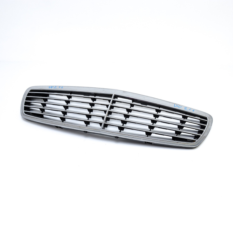 Grila Centrala Cu Sigla Mercedes-Benz E-CLASS (W211) 2002 - 2009 Motorina 8800583