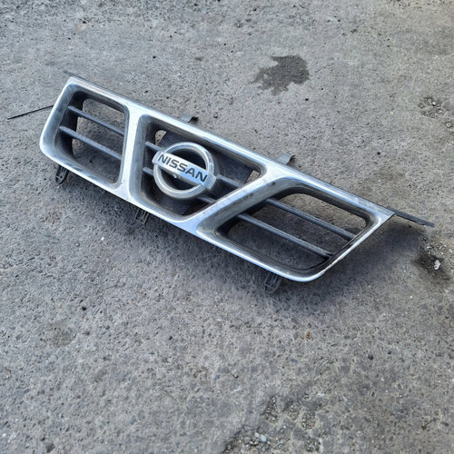 Grila Centrala Cu Sigla Nissan X-Trail (T30) 2001-2007 2.0 4X4 Qr20De Benzina 623108H700, K74112
