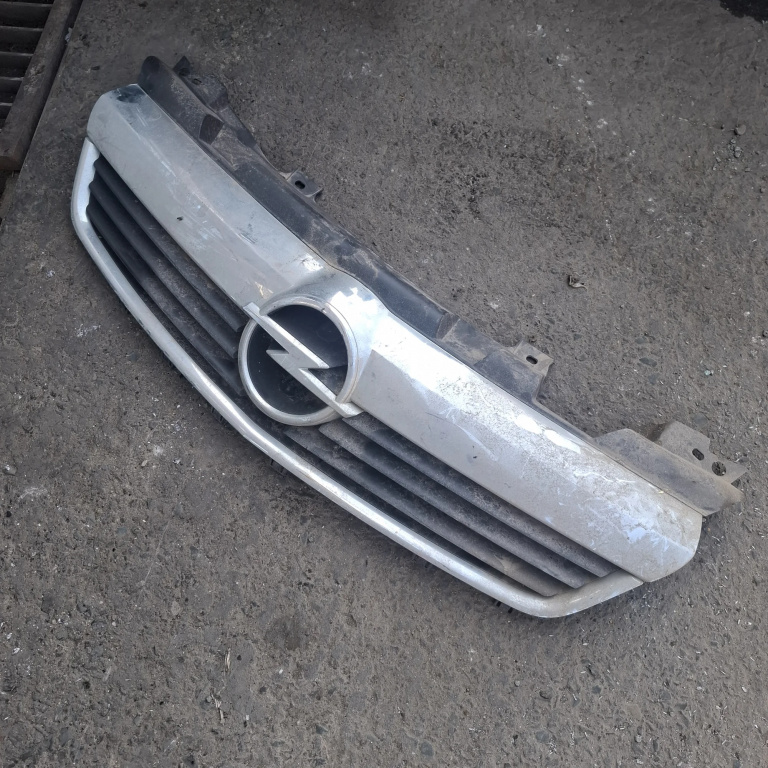 Grila Centrala Cu Sigla Opel Zafira B 2005-2014 13157590, 321228108