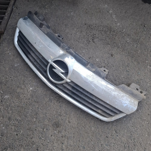 Grila Centrala Cu Sigla Opel Zafira B 2005-2014 13157590, 321228108