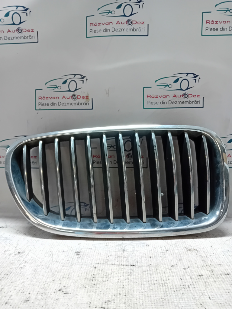 Grila centrala dreapta BMW F10 2011