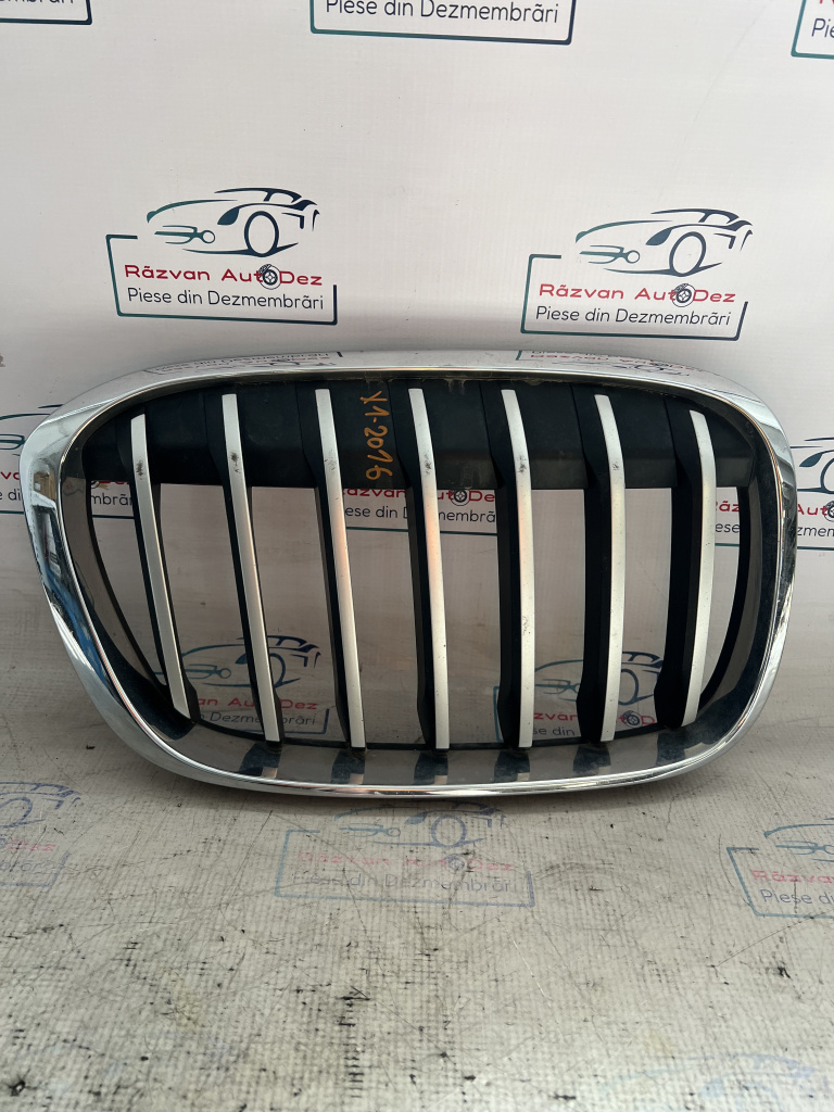 Grila centrala dreapta BMW X1 F48 2016
