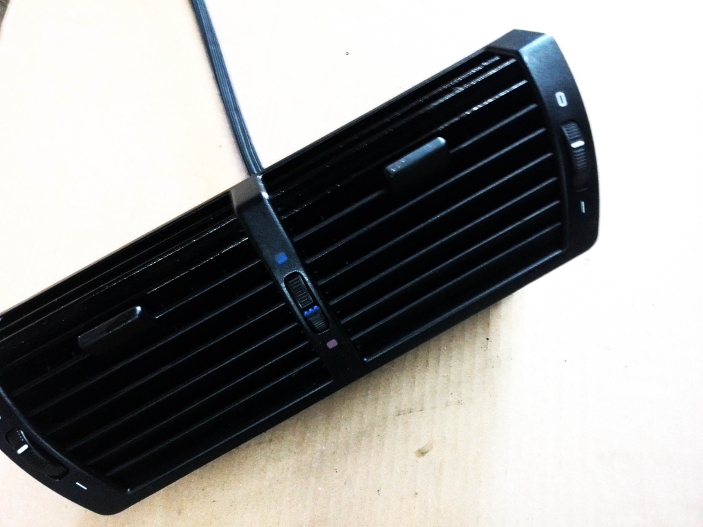 GRILA CENTRALA DUBLA AER BORD BMW E53 X5 2003