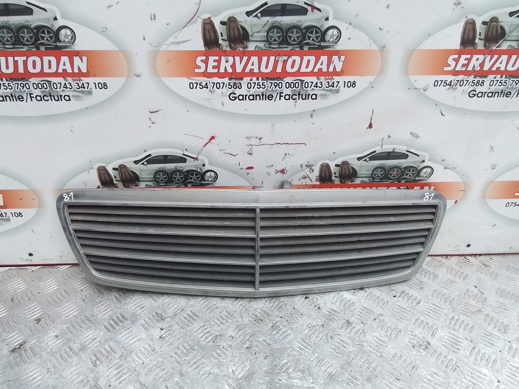 Grila centrala fata Mercedes-Benz C-Class (2001-2007) [W203] 2.2 Motorina 2003, A2038800483