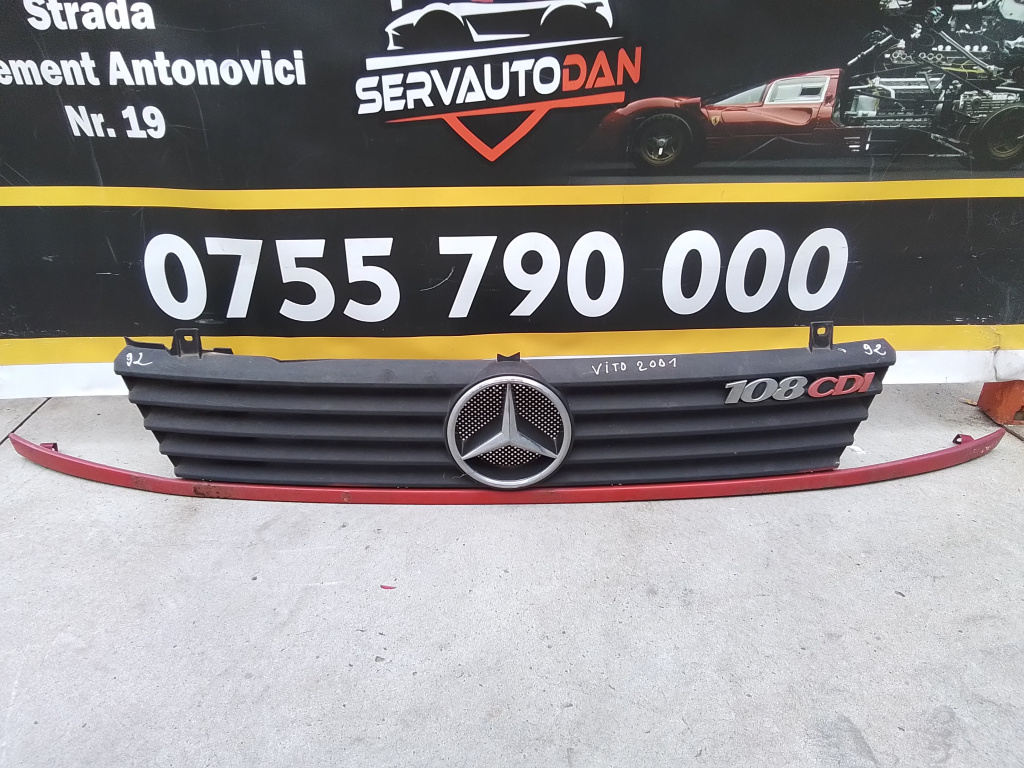 Grila centrala fata Mercedes-Benz Vito (1996-2003) [W638] 2.2 Motorina 2001, A6388880415