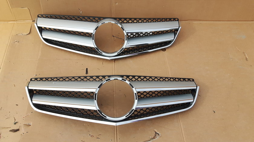 Grila centrala Mercedes E Class Coupe W207 an 2009 2012