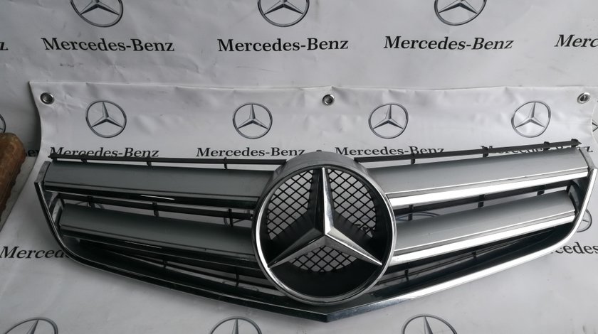 Grila centrala Mercedes E Class Coupe W207 an 2009-2012