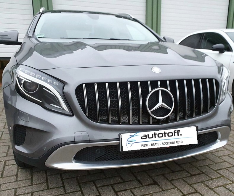 Grila centrala Mercedes GLA X156