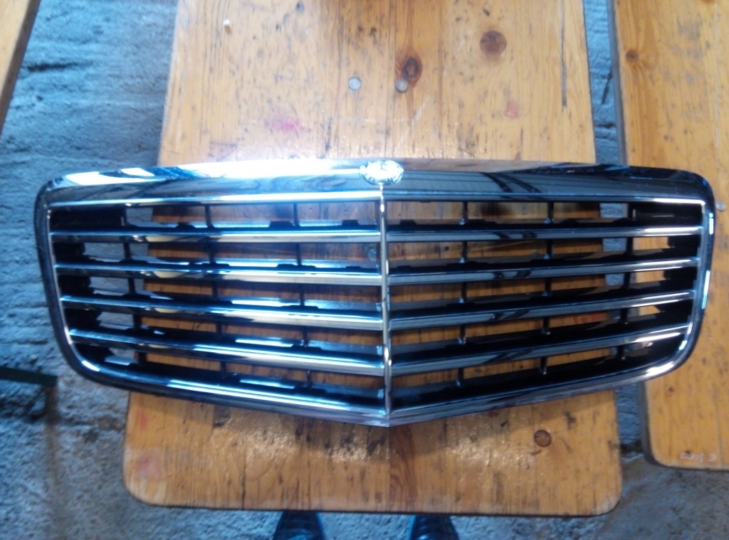 Grila centrala Mercedes w221 S-class 2005-2009