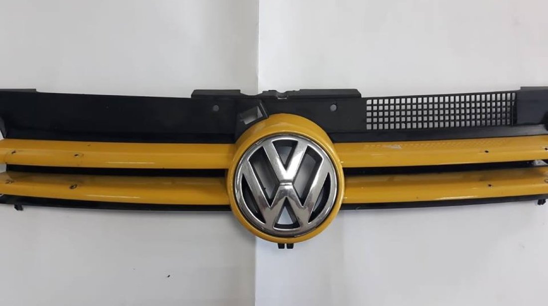 GRILA CENTRALA  RADIATOR CU SIGLA/ EMBLEMA 1J0853651H, VW GOLF 4 VARIANT (1J5)