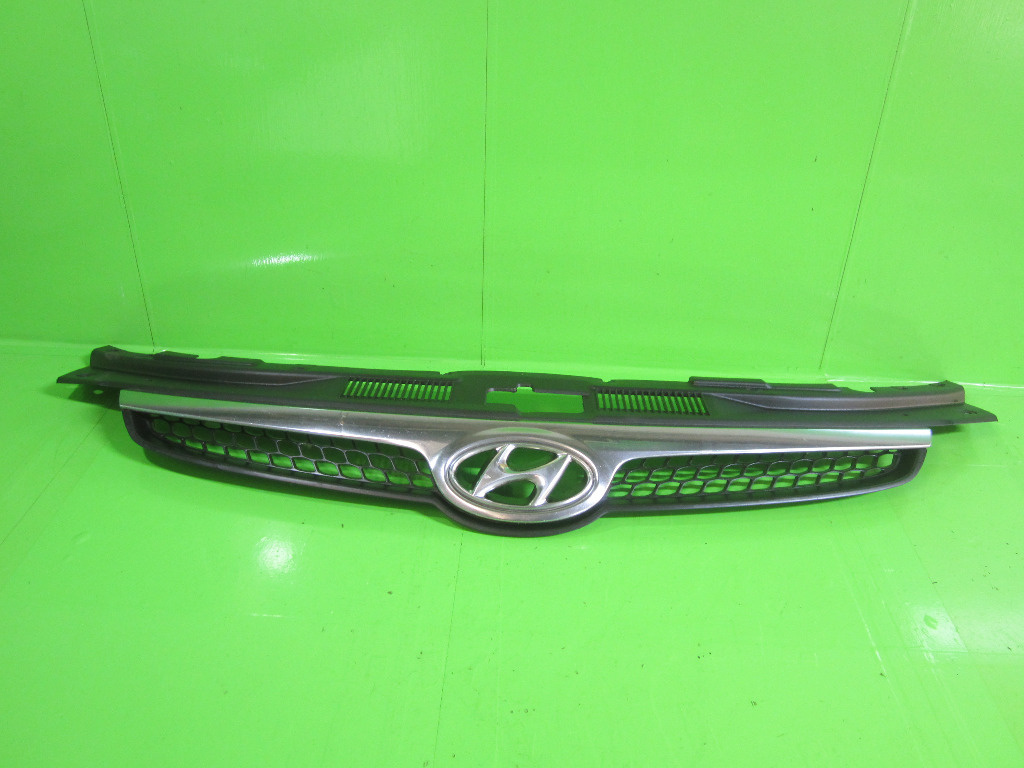 GRILA CENTRALA RADIATOR CU SIGLA HYUNDAI I30 FD FAB. 2007 - 2012 ⭐⭐⭐⭐⭐