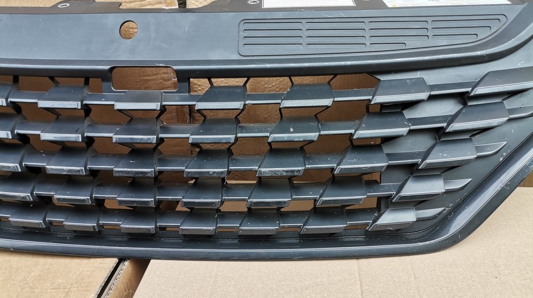 Grila centrala radiator IVECO DAILY 6 (2019-2021) facelift cod: 5802317677 KZ / 5802317676 EZ