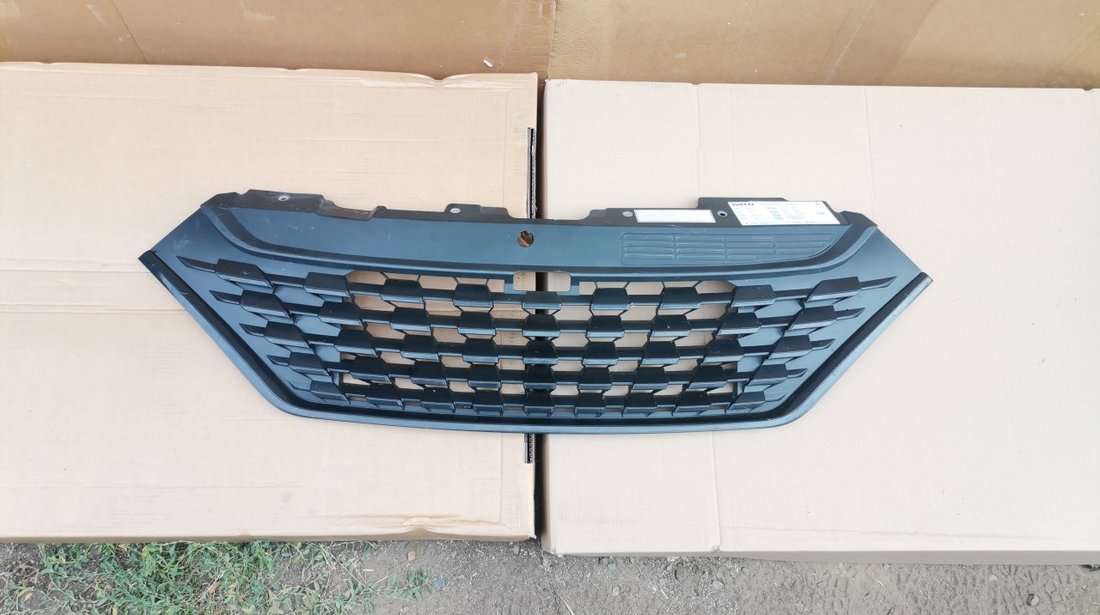 Grila centrala radiator IVECO DAILY 6 (2019-2021) facelift cod: 5802317677 KZ / 5802317676 EZ