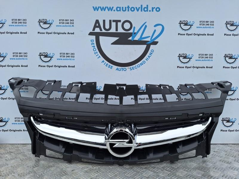 Grila centrala radiator Opel Astra J Facelift 2012-2018 13306456