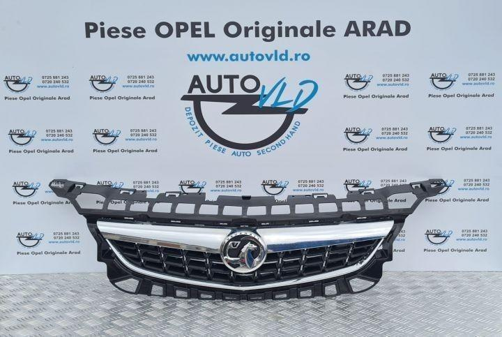 Grila centrala radiator stema UK Opel Astra J 2009-2012