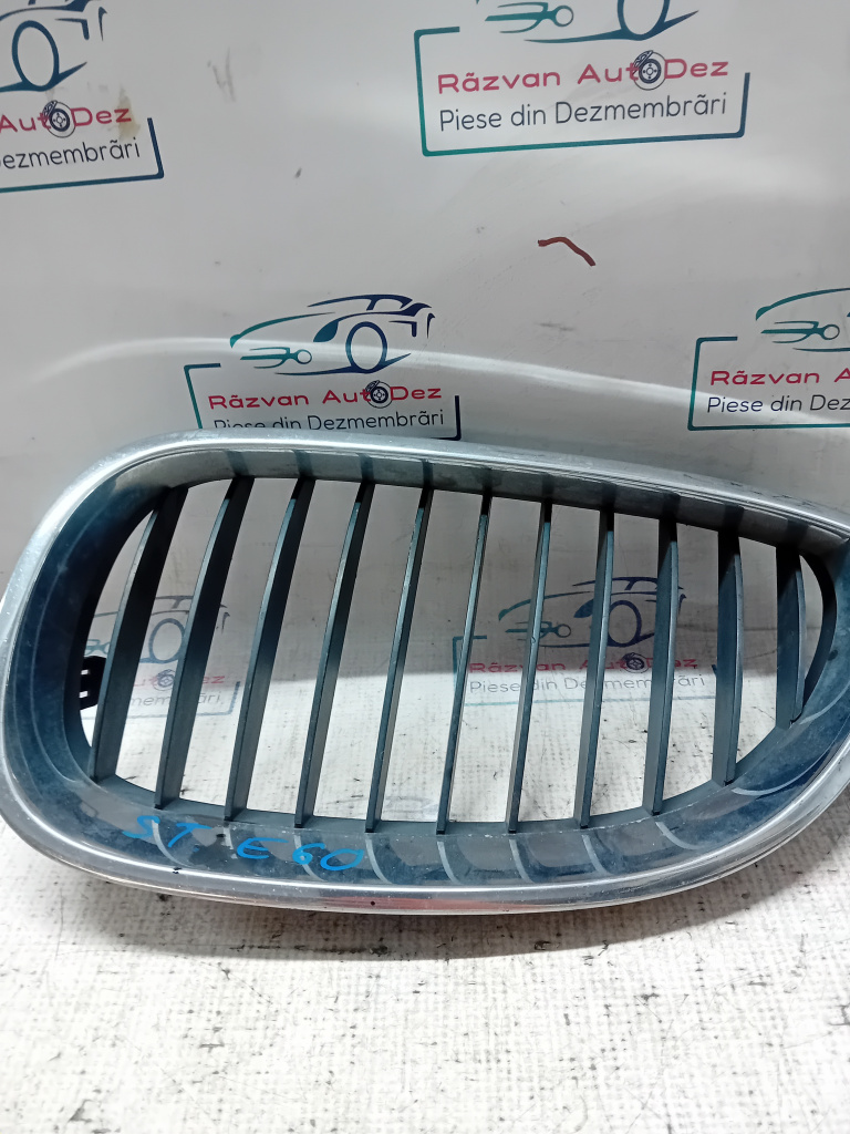 Grila centrala stanga BMW E60 2008