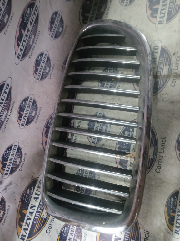 Grila centrala stanga BMW F10