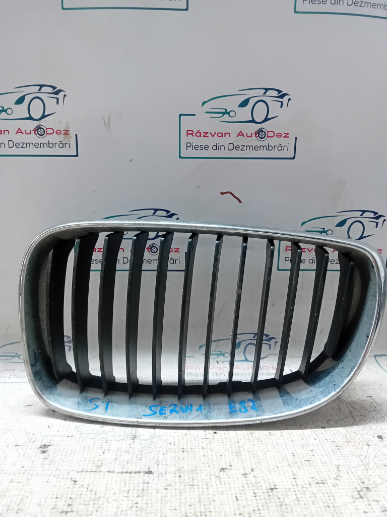 Grila centrala stanga BMW Seria 1 E82 2011