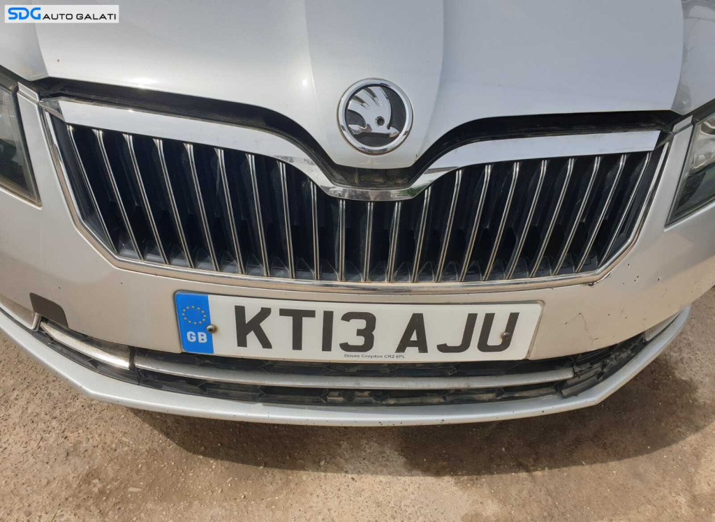 Grila Centrala Superioara de pe Bara Spoiler Fata Skoda Superb 2 Facelift 2013 - 2015 [C5346]