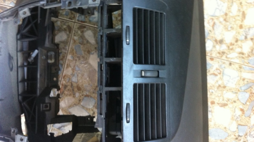 Grila centrala ventilatie bord Seat Ibiza 2 [facelift] [1996 - 2002] Hatchback 5-usi 1.9 TD MT (90 hp) III (6K1)