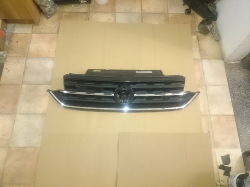 Grila centrala VW T-Cross R-Line (2019-2021) cod 2GM853651C