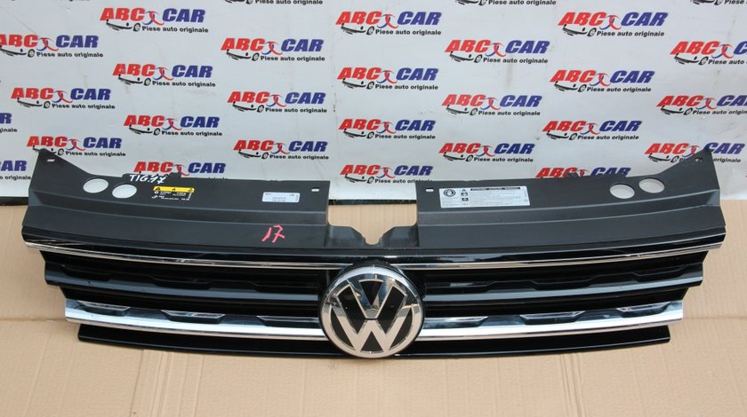 Grila centrala VW Tiguan AD1 cod: 5NA853653A / 5NA853651C model 2017