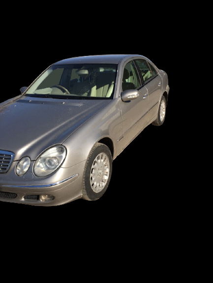 Grila centru bara fata Mercedes-Benz E-Class W211/S211 [2002 - 2006] Sedan 4-usi 320 CDI 5G-Tronic (204 hp) Elegance (211.026) 3.2 CDI - 648.961