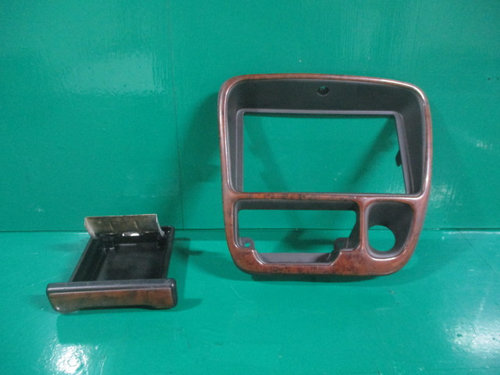 GRILA / CONSOLA CENTRALA BORD CU SCRUMIERA SUZUKI GRAND VITARA 1 FT 4X4 FAB. 1998 - 2005 ⭐⭐⭐...