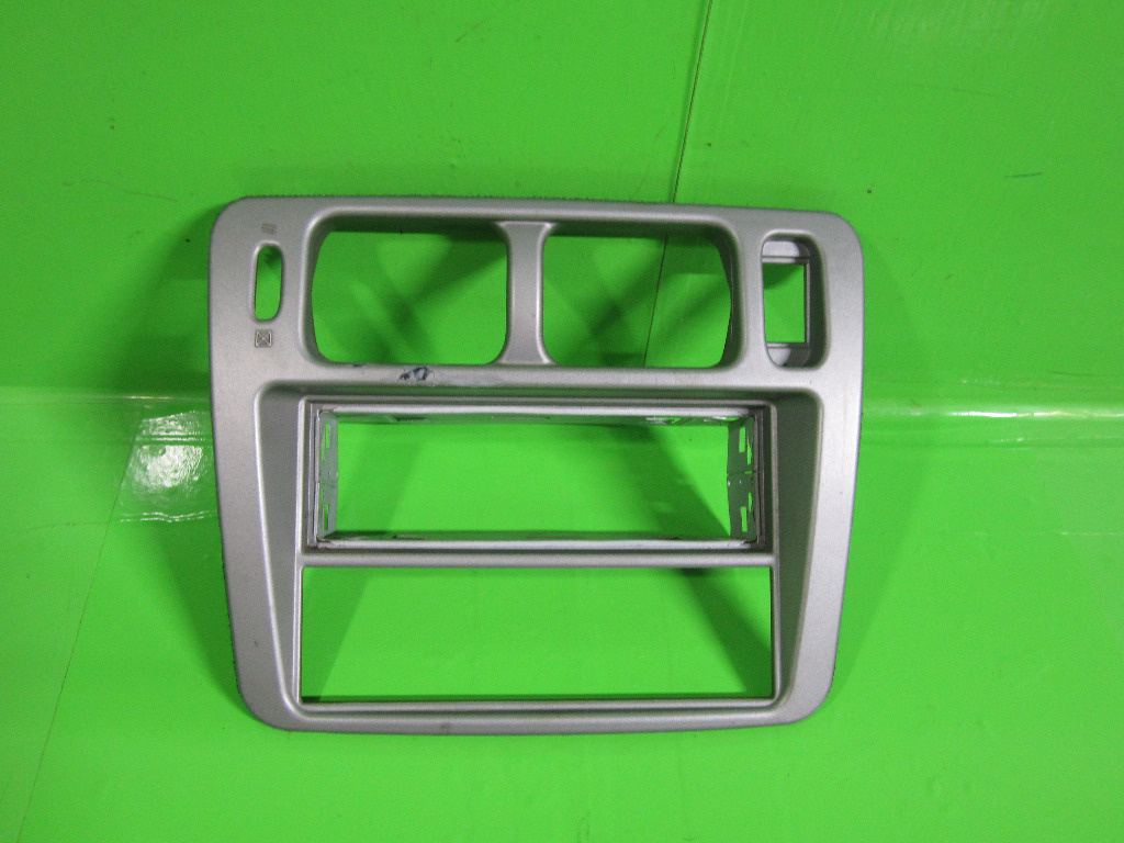 GRILA / CONSOLA CENTRALA BORD MITSUBISHI PAJERO PININ FAB. 1999 - 2007 ⭐⭐⭐⭐⭐