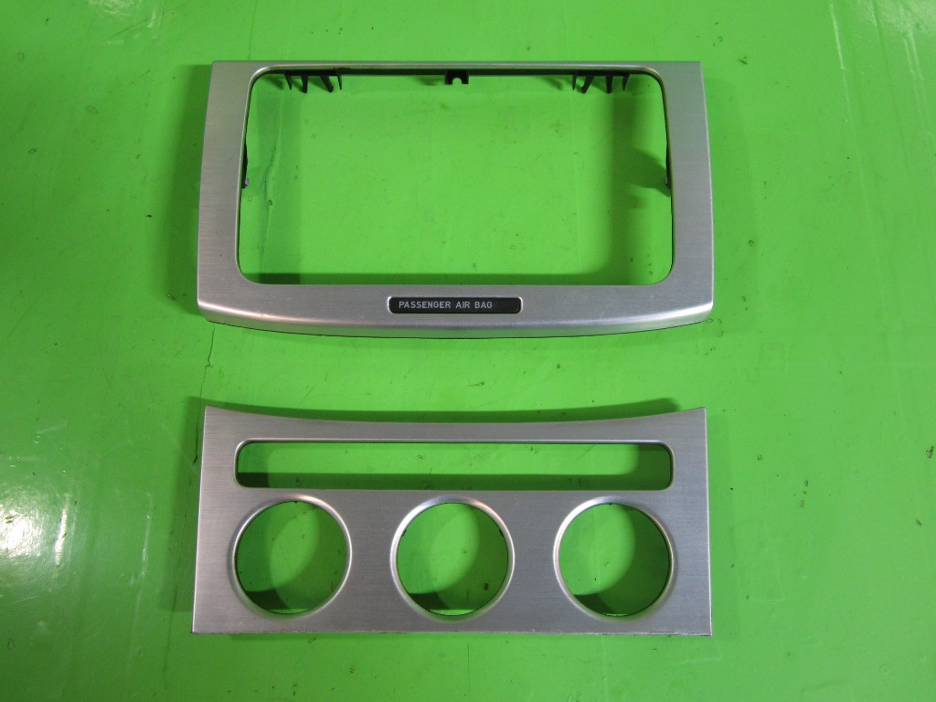 GRILA / CONSOLA CENTRALA BORD VW PASSAT B6 FAB. 2005 - 2010 ⭐⭐⭐⭐⭐