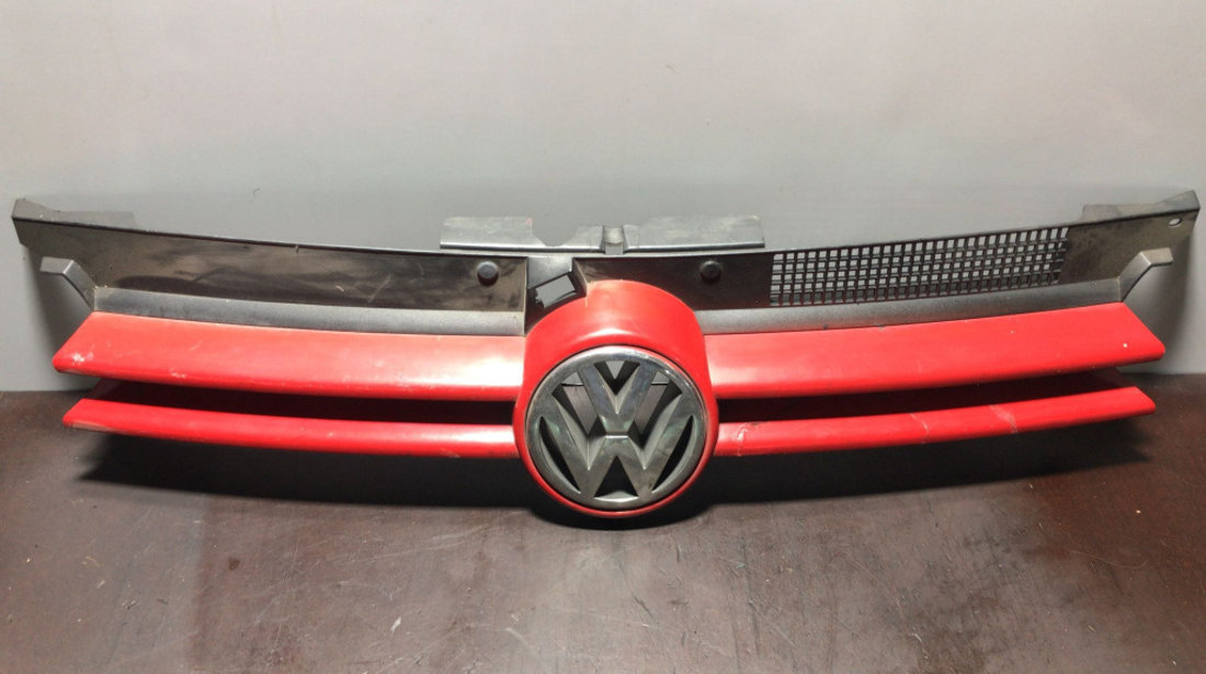 Grila cu emblema bara fata Volkswagen Golf 4