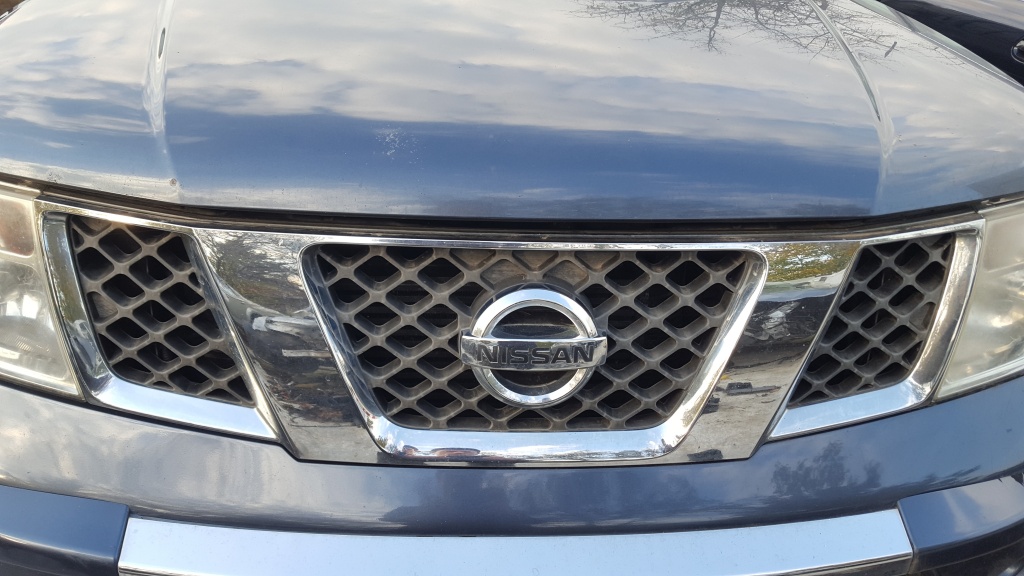 Grila cu Semn Nissan Pathfinder 2006 Originala