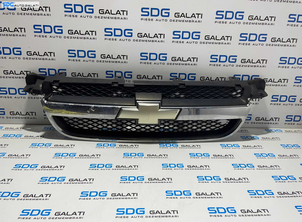 Grila cu Sigla Emblema Bara Spoiler Fata Chevrolet Aveo 2003 - 2011 Cod 96648621 [L2592]