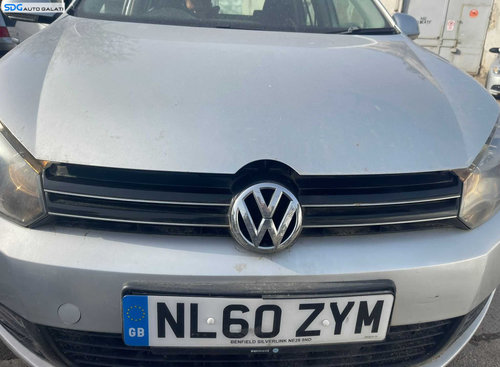 Grila cu Sigla Emblema Radiator de pe Bara Spoiler Fata Volkswagen Golf 6 2008 - 2014 [B3433]