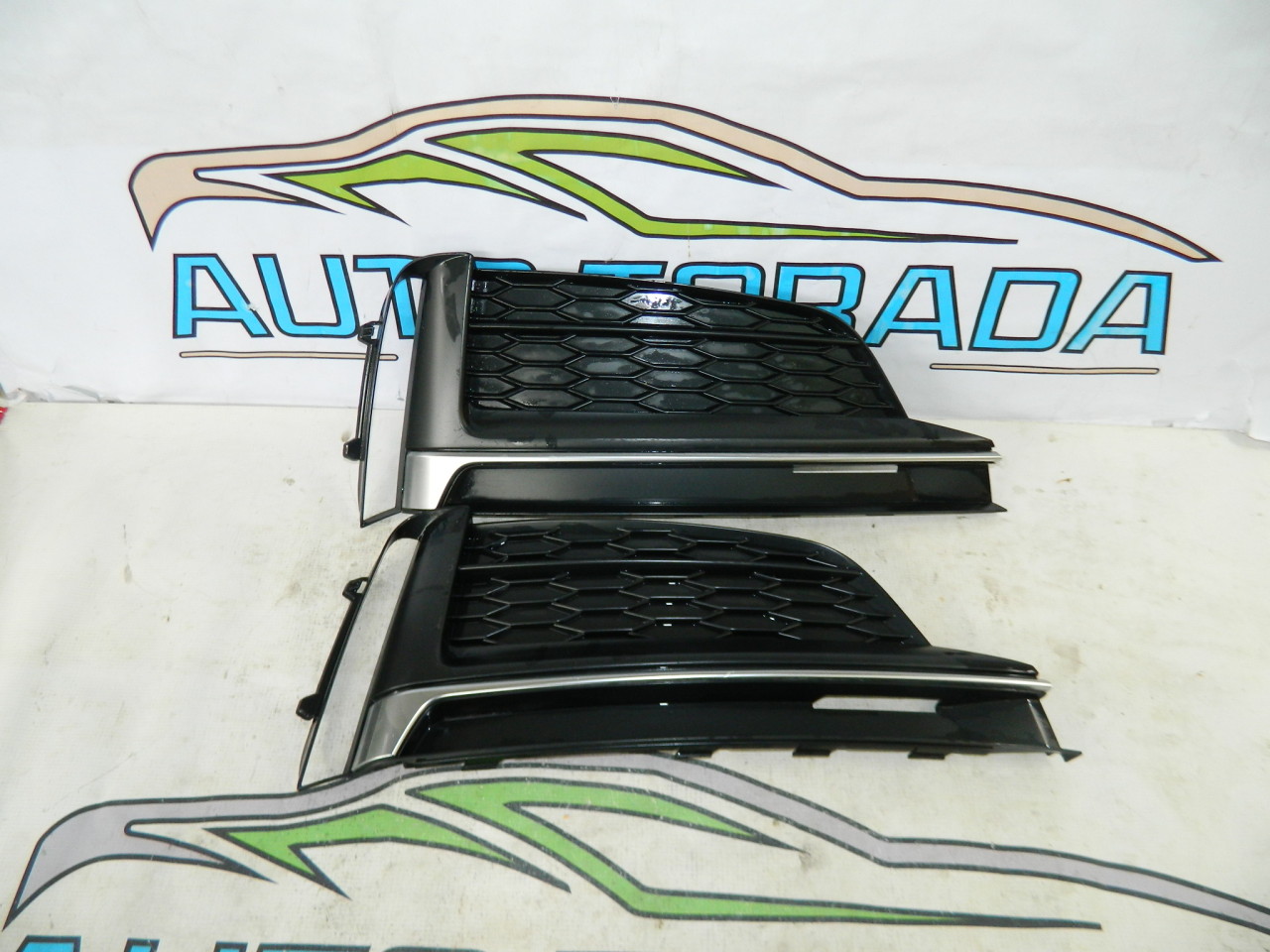 Grila dreapta bara fata Audi A5 S-Line model 2017-2019 cod 8W6807682F