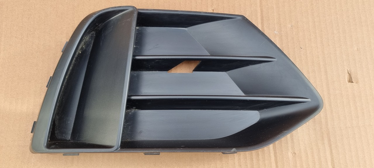 Grila dreapta bara fata Audi Q3 F3 2020 2021 2022 2023