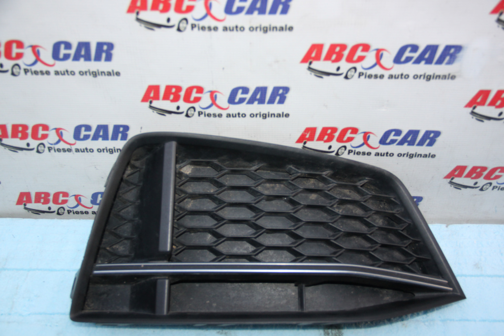 Grila dreapta bara fata Audi TTS coupe cod: 8S0807682A 2015-prezent