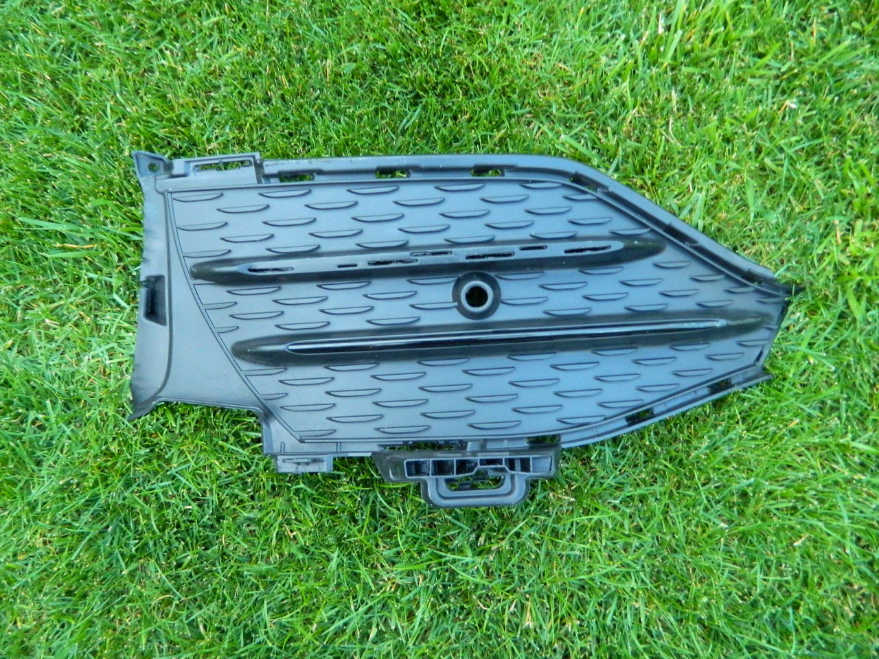 Grila dreapta bara fata Mercedes GLC A253 model 2020-2022 cod A2538858404