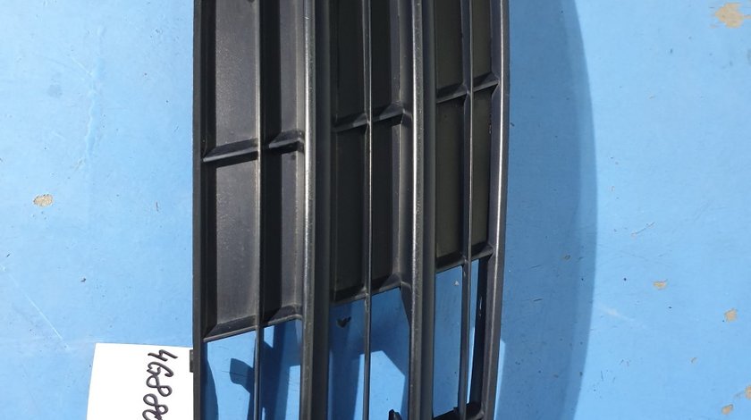 Grila dreapta bara fata S-line / grila proiector Audi A7 4GA 2010-2014 cod: 4G8807682