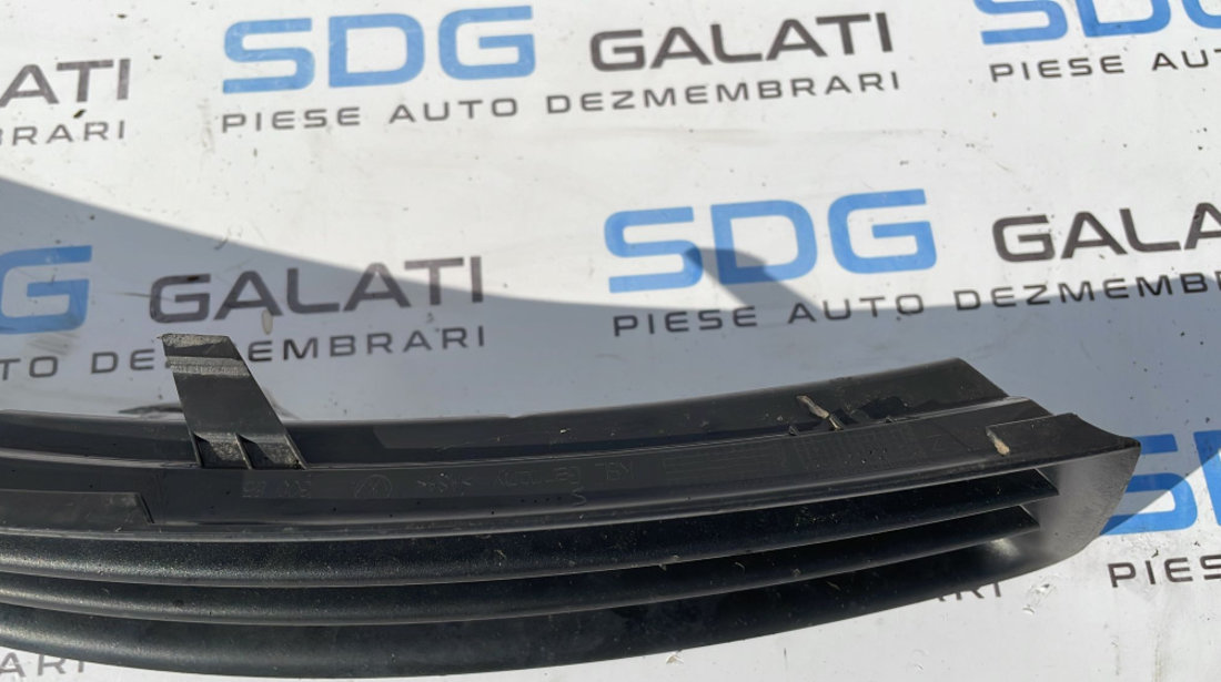 Grila Dreapta Bara Spoiler Fata cu Defect Volkswagen Passat B6 2005 - 2010 Cod 3C0853666 [2211]