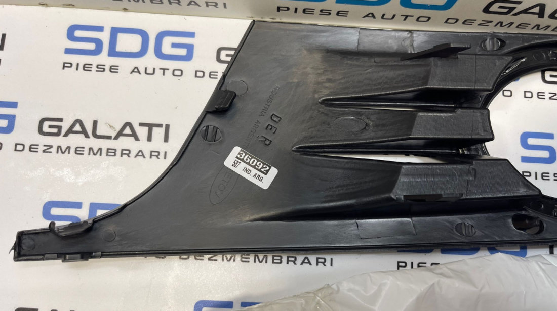 Grila Dreapta de la Proiector Ceata din Bara Spoiler Fata NOUA Volkswagen Golf 6 2008 - 2014 Polcar [2053]