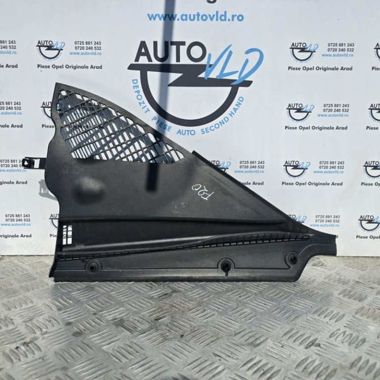 Grila dreapta sub parbriz BMW Seria 1 2010-2015 F20 19074610