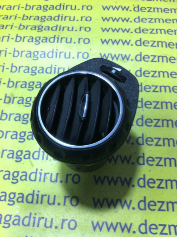 Grila dreapta ventilatie bord Alfa Romeo 147 [2000 - 2004] Hatchback 3-usi 1.9 JTD MT (140 hp)