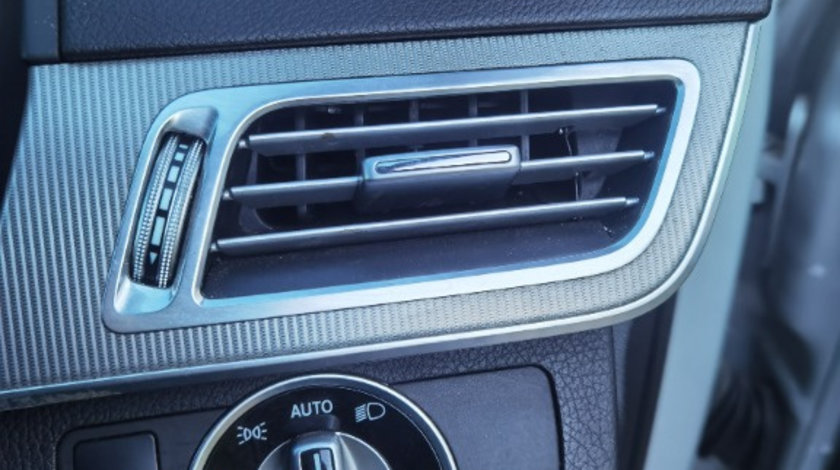 Grila dreapta ventilatie Mercedes E-CLASS W212 2015 Berlina FACELIFT