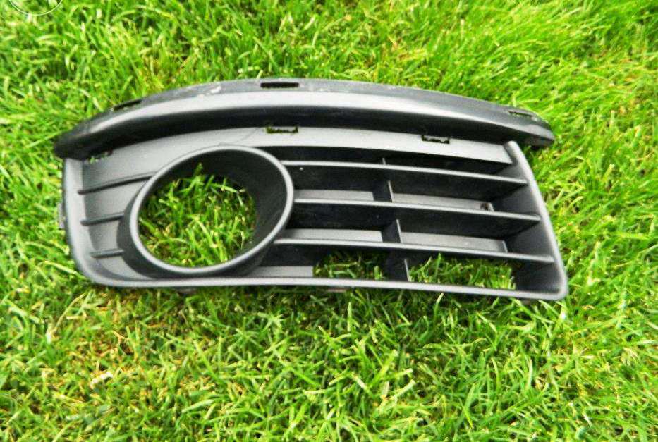 Grila dreapta VW Jetta model 2005-2010