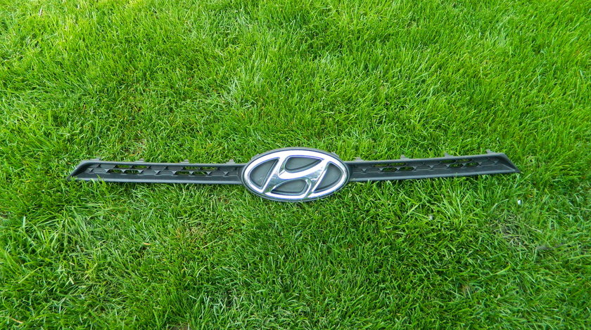 Grila emblema Hyundai i20 model 2014 cod 86351-C8000